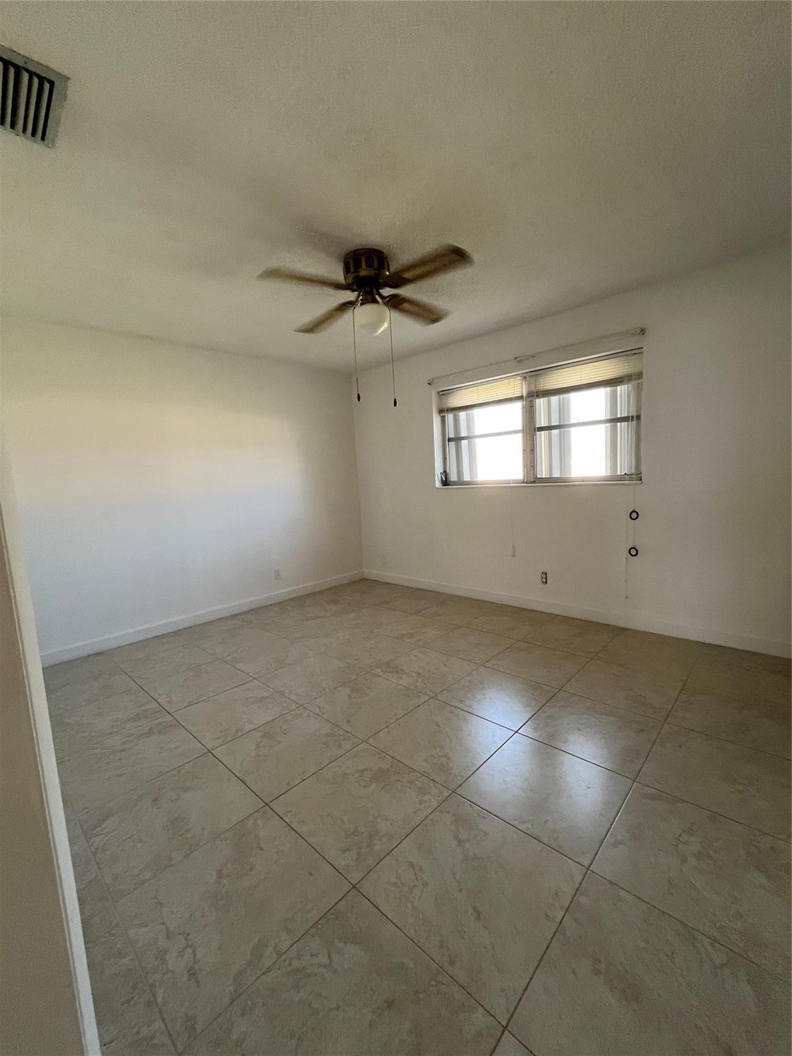 Cresthaven Villas Condo - Residential