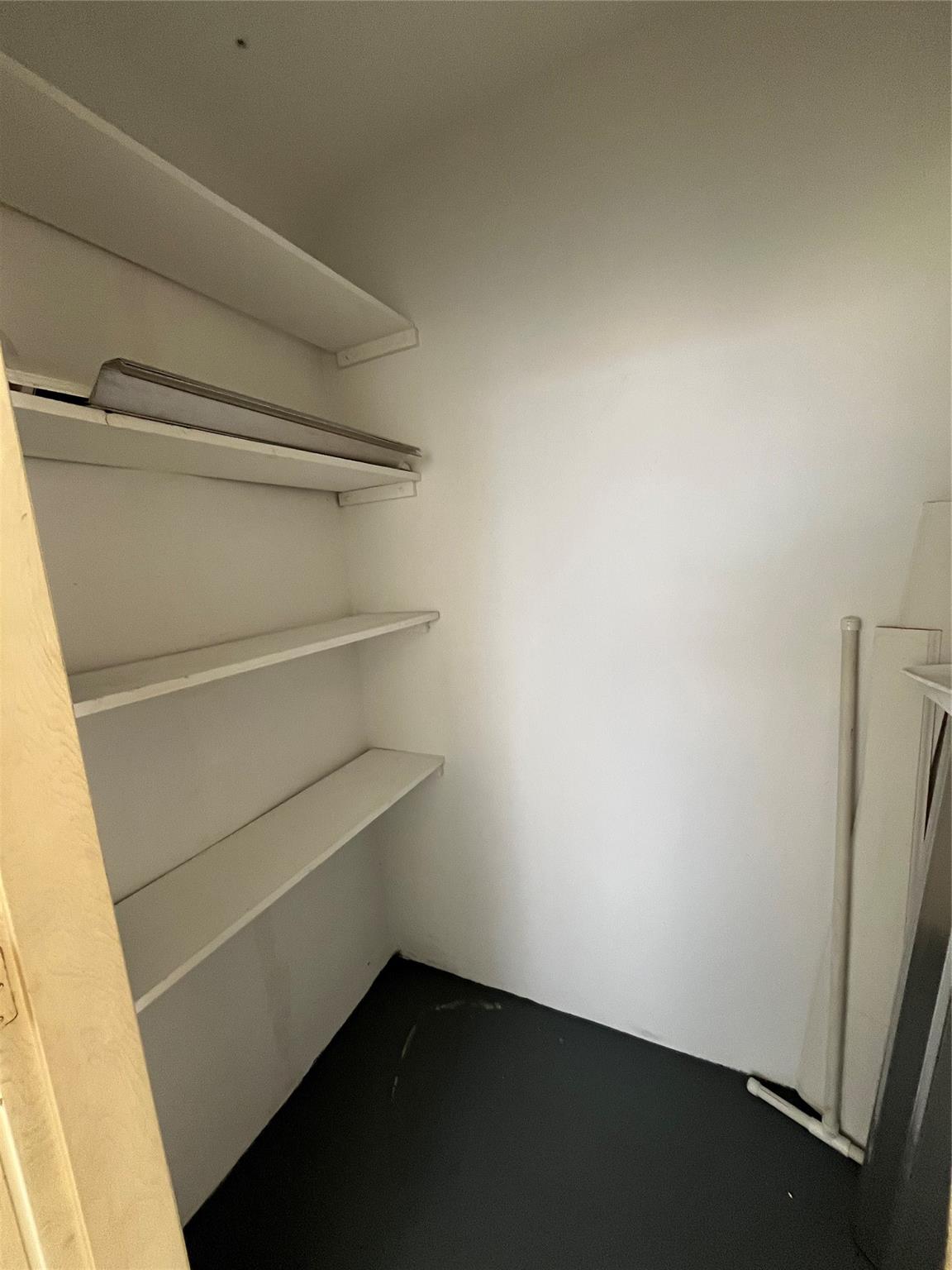 Cresthaven Villas Condo - Residential