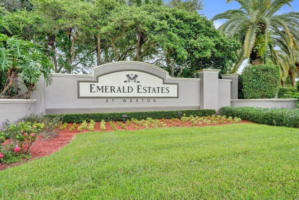 Photo of 16405 Diamond Head Drive, Weston, FL 33331 (MLS # B26001248)