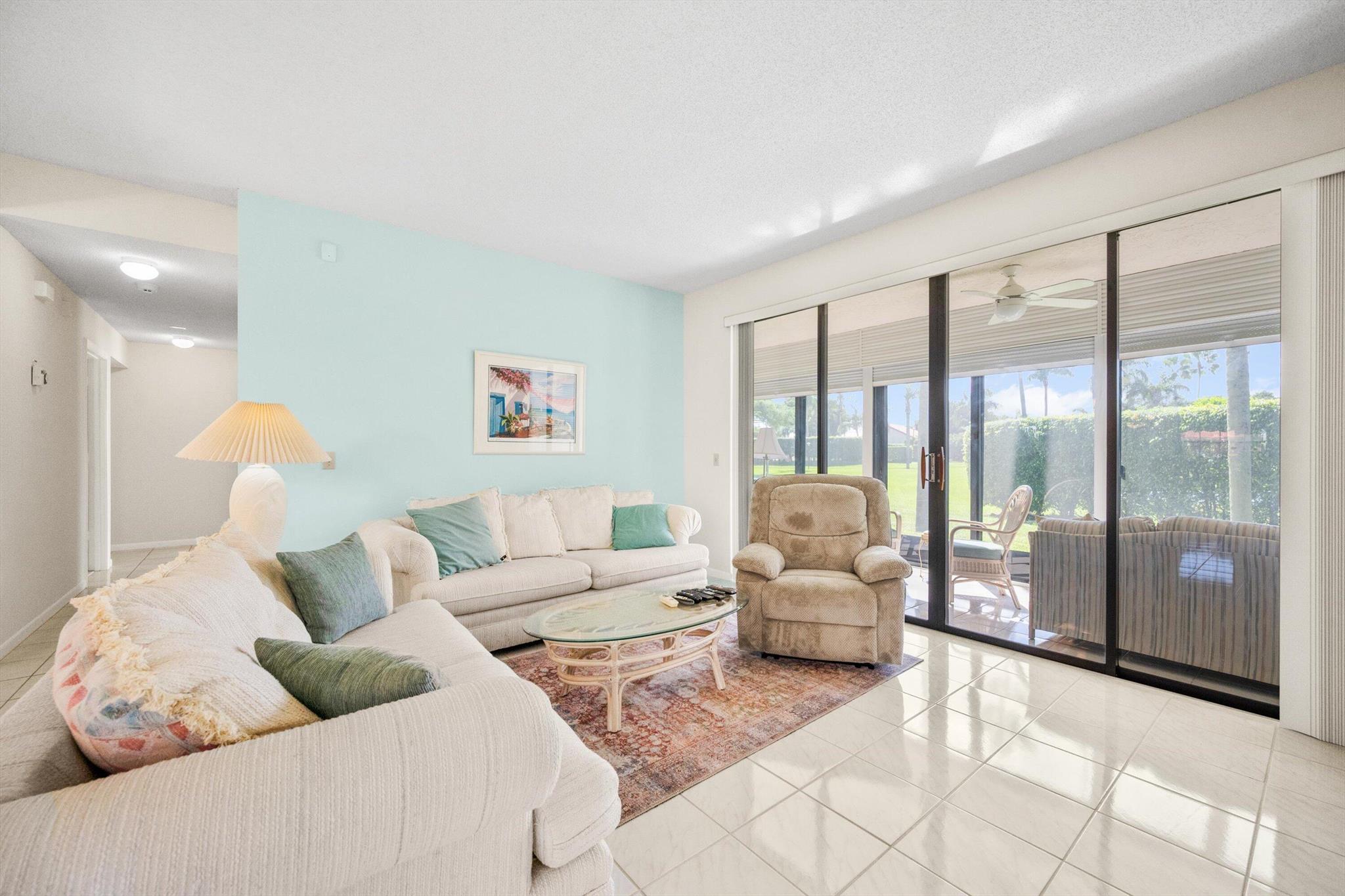 LEXINGTON CLUB VILLAS CON - Residential