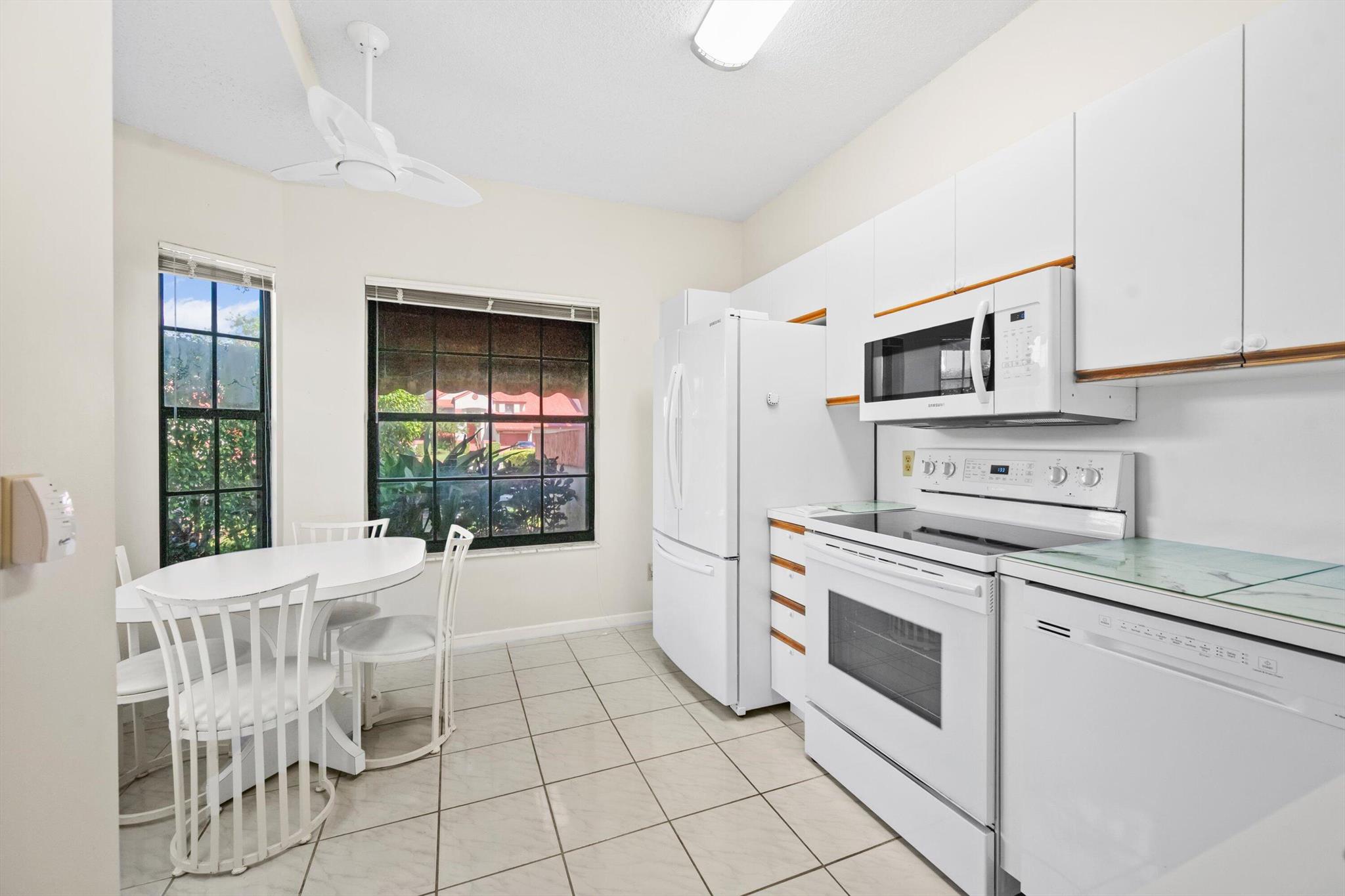 LEXINGTON CLUB VILLAS CON - Residential