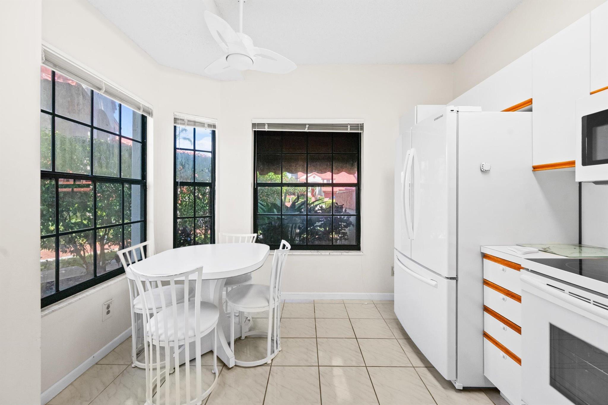 LEXINGTON CLUB VILLAS CON - Residential