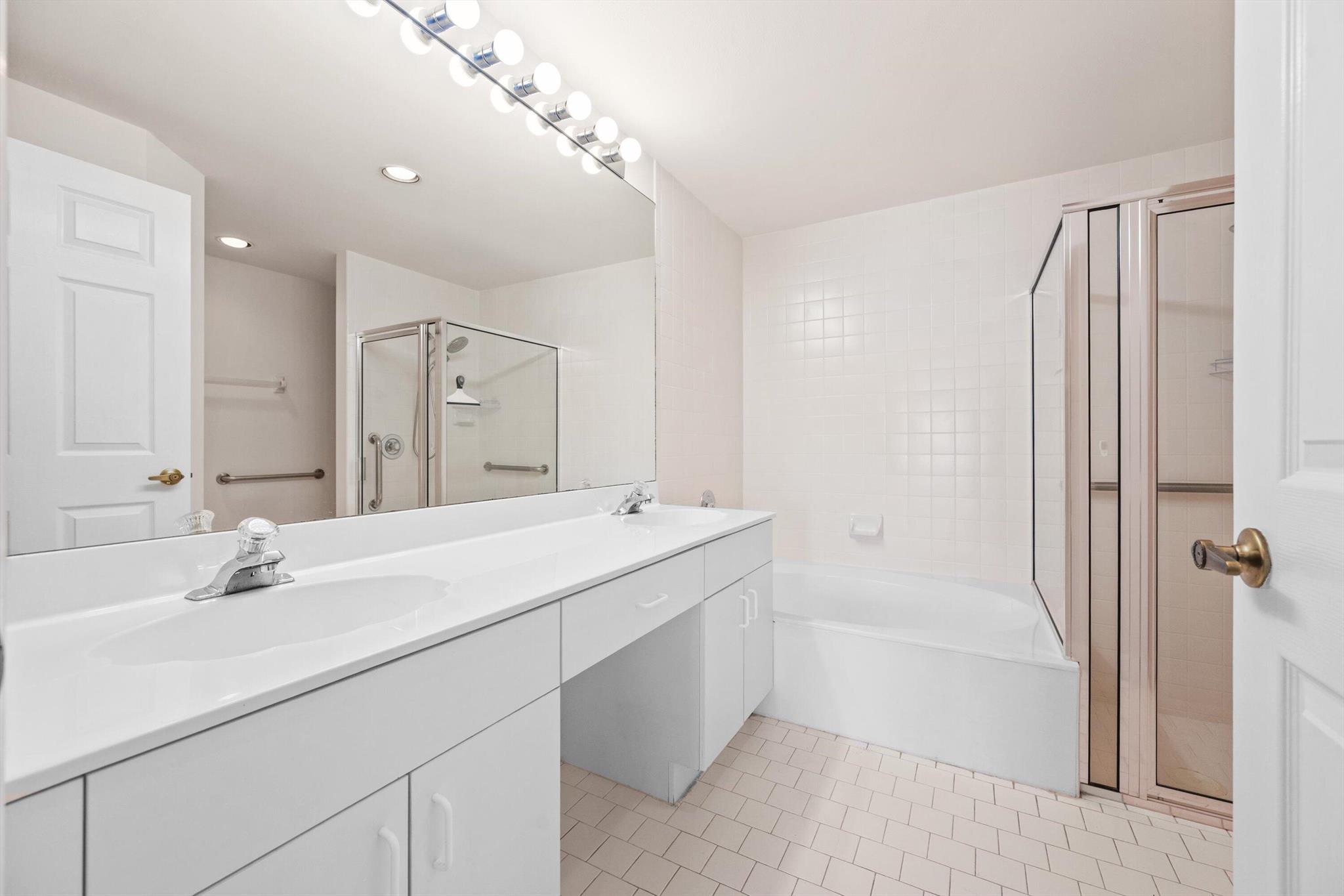 LEXINGTON CLUB VILLAS CON - Residential