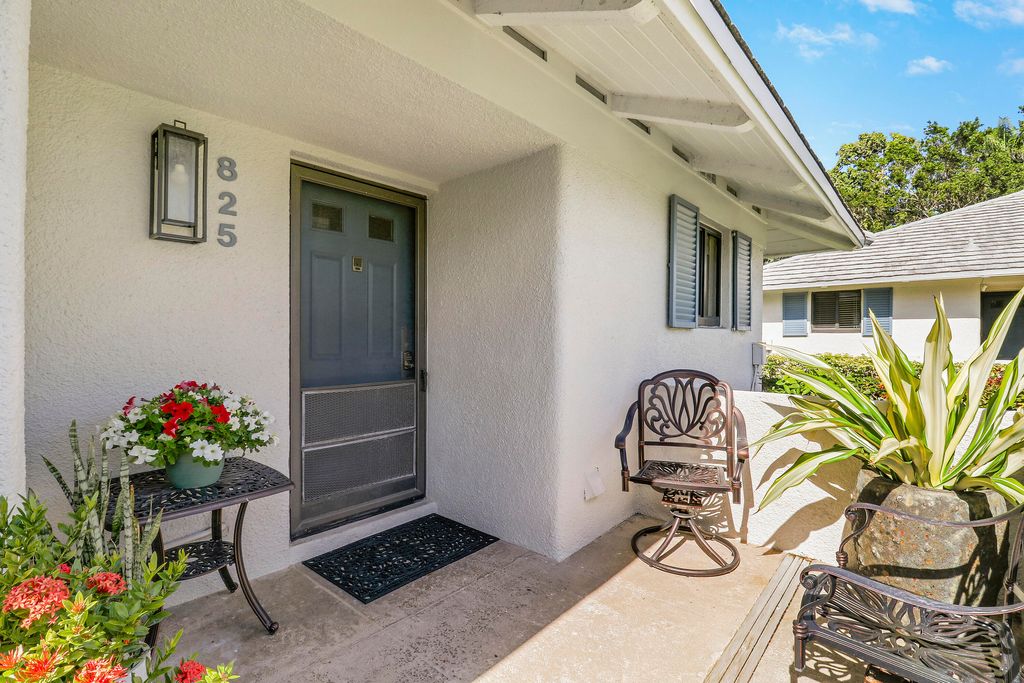 Photo of 825 Club Drive, Palm Beach Gardens, FL 33418 (MLS # R11166852)