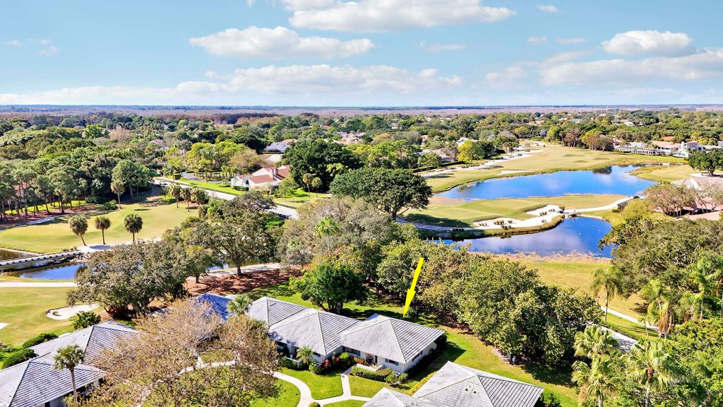 Photo of 825 Club Drive, Palm Beach Gardens, FL 33418 (MLS # R11166852)