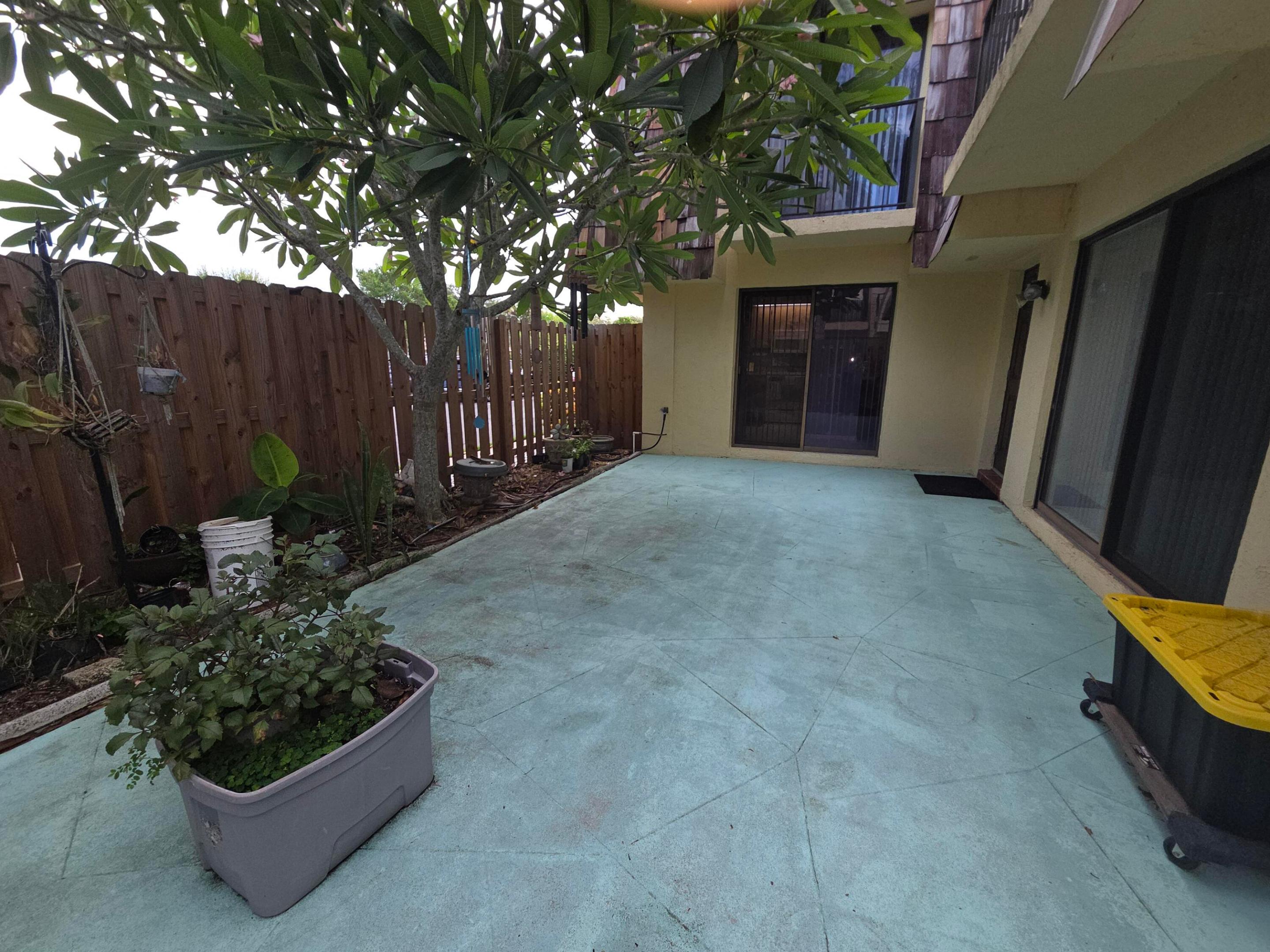 TROPIC VILLAS - Residential