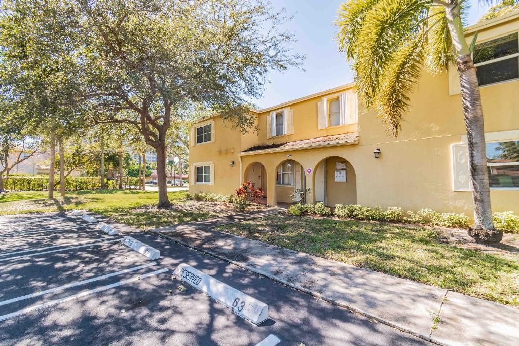 LA PLACIDA SECTION 1 COND - Residential