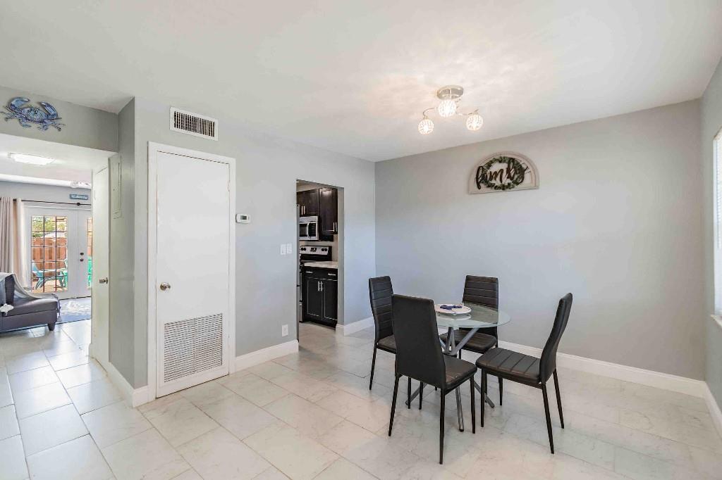 LA PLACIDA SECTION 1 COND - Residential