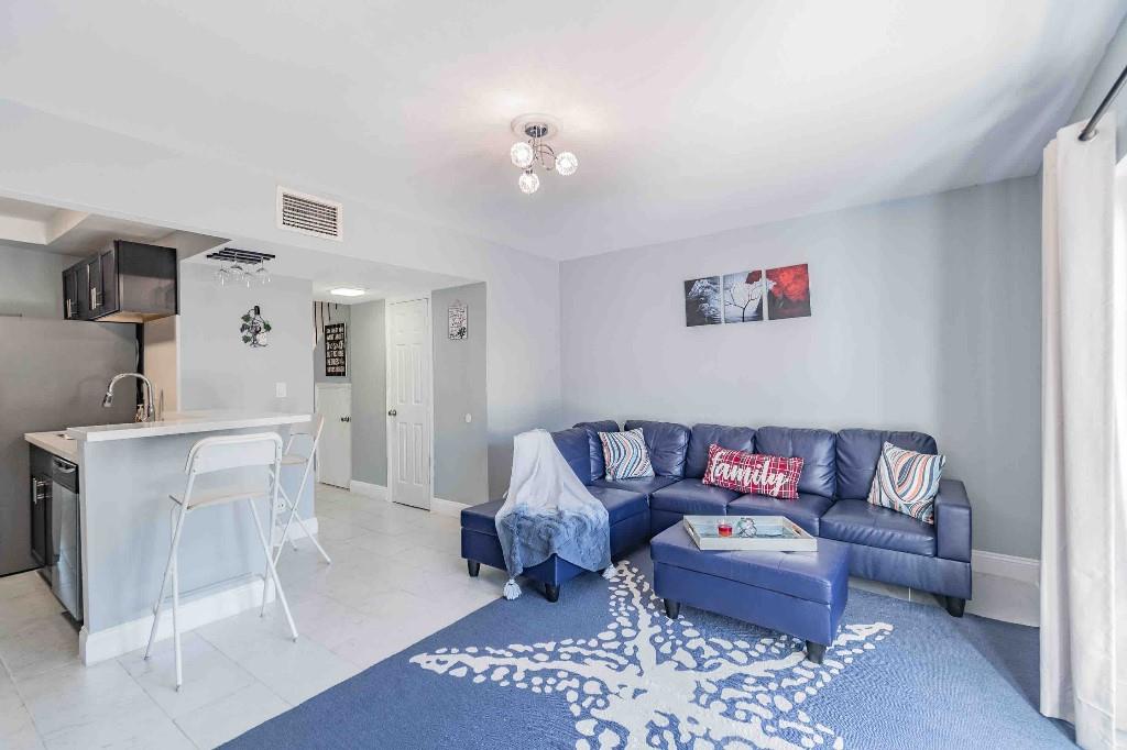 LA PLACIDA SECTION 1 COND - Residential