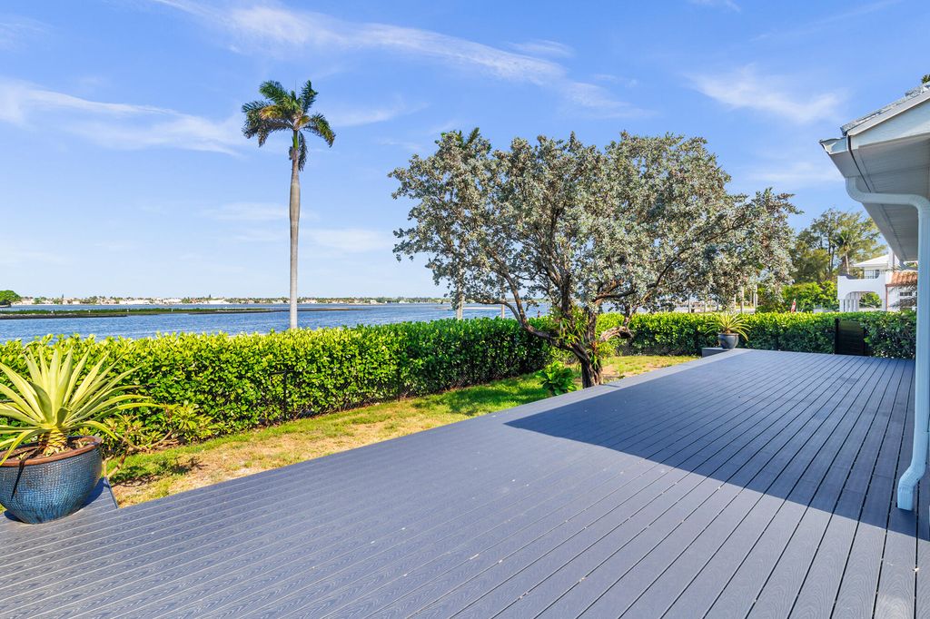 Photo of 185 Almeria Road, West Palm Beach, FL 33405 (MLS # B26016956)