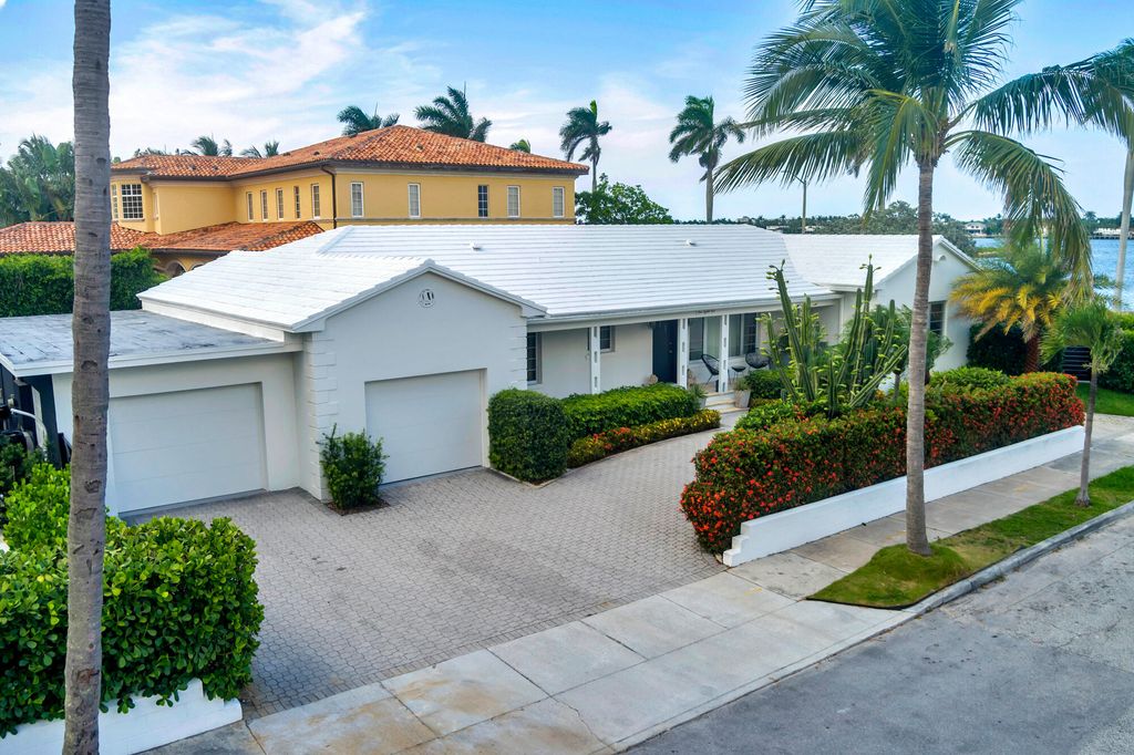 Photo of 185 Almeria Road, West Palm Beach, FL 33405 (MLS # B26016956)