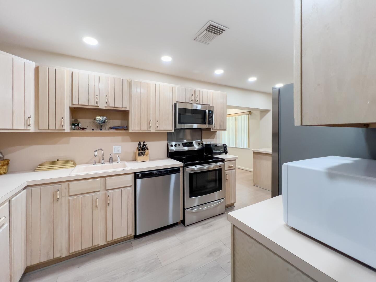 HUNTERS RUN - Residential Lease