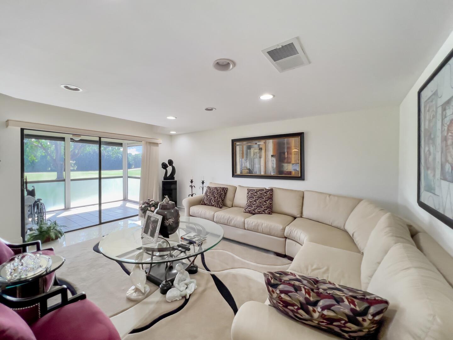 HUNTERS RUN - Residential Lease