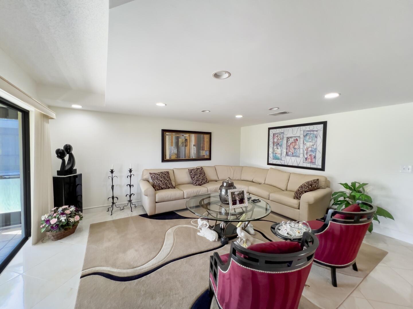 HUNTERS RUN - Residential Lease