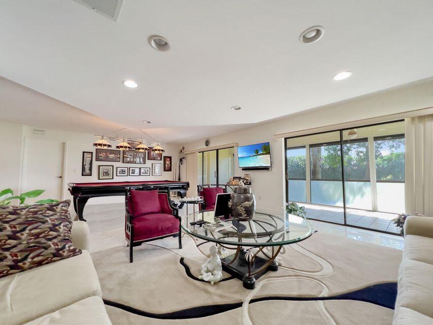 HUNTERS RUN - Residential Lease