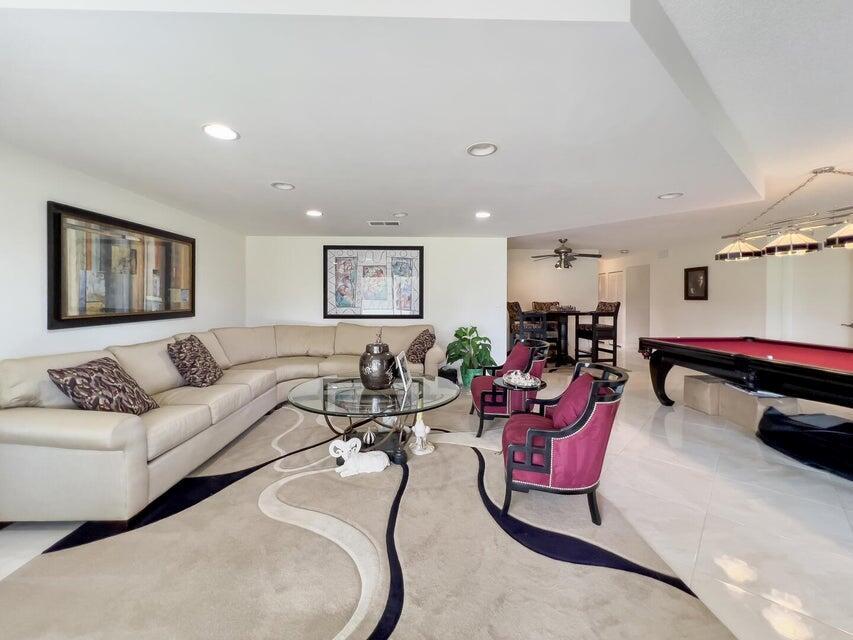 HUNTERS RUN - Residential Lease