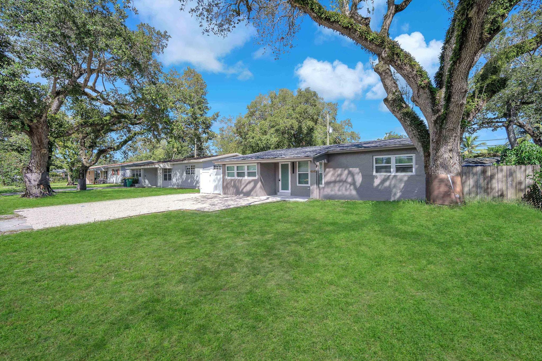 4640 SW 25th Terrace