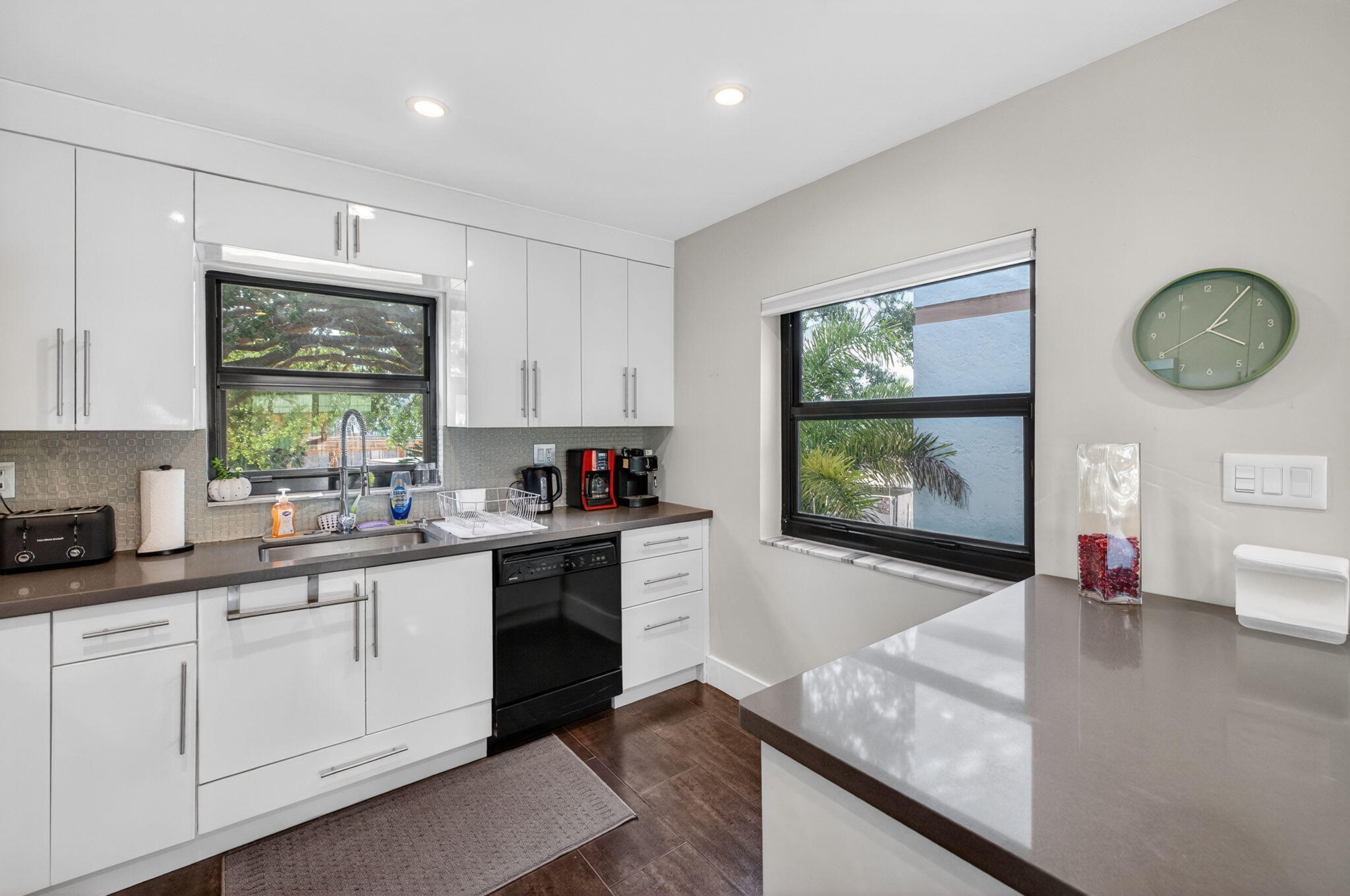 OCEAN VIEW CONDO - Residential