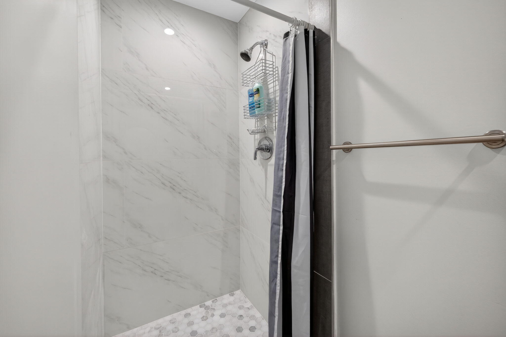 OCEAN VIEW CONDO - Residential