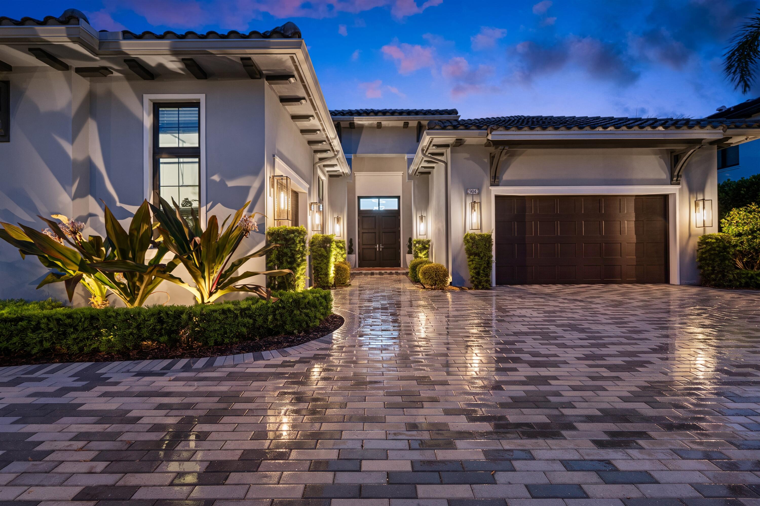 904 NW 2ND Street, Boca Raton, FL, 33486/$3,695,000 3 904 NW 2ND Street