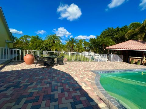 A home in Loxahatchee