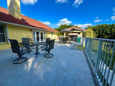 A home in Loxahatchee