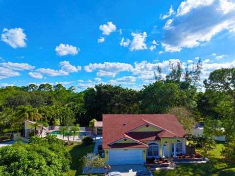 A home in Loxahatchee