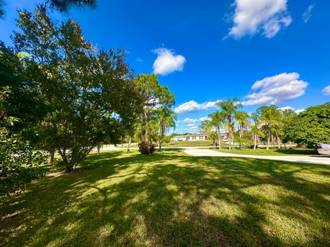 A home in Loxahatchee