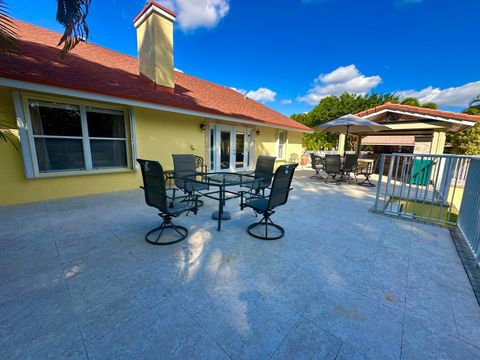 A home in Loxahatchee