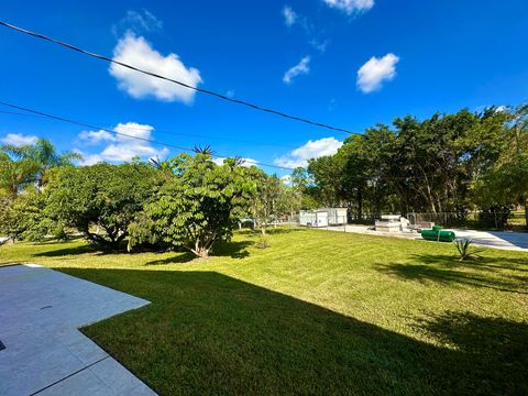 A home in Loxahatchee