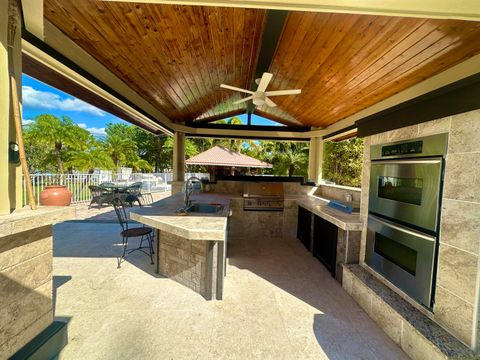 A home in Loxahatchee