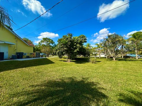 A home in Loxahatchee