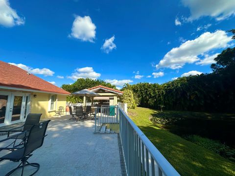 A home in Loxahatchee