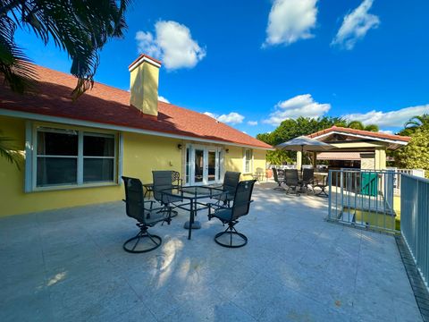 A home in Loxahatchee