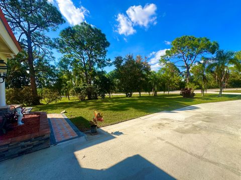 A home in Loxahatchee