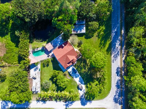 A home in Loxahatchee