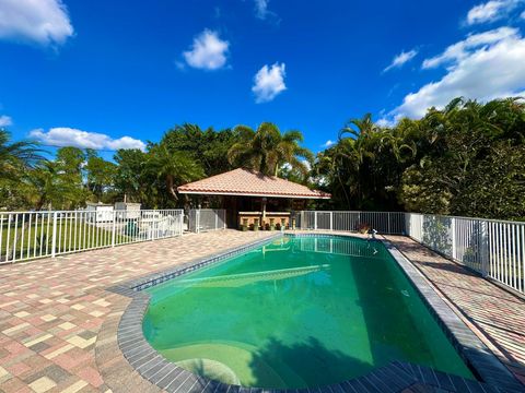 A home in Loxahatchee