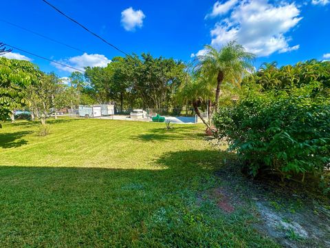 A home in Loxahatchee