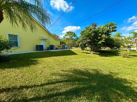 A home in Loxahatchee