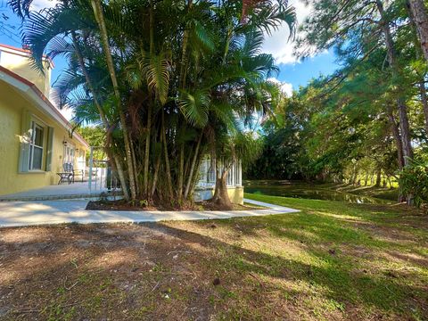 A home in Loxahatchee