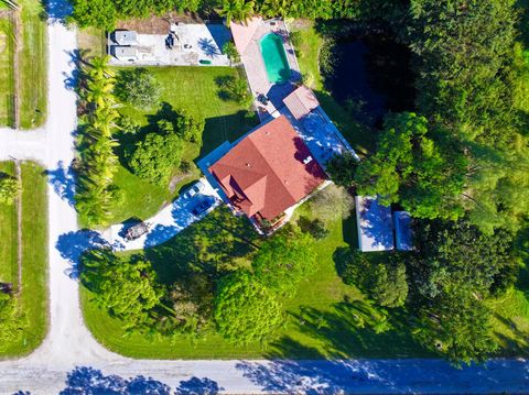 A home in Loxahatchee