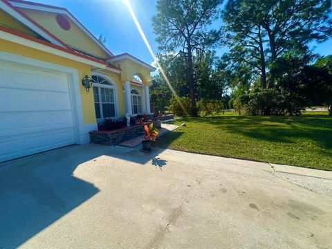 A home in Loxahatchee