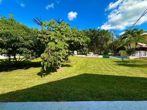 A home in Loxahatchee