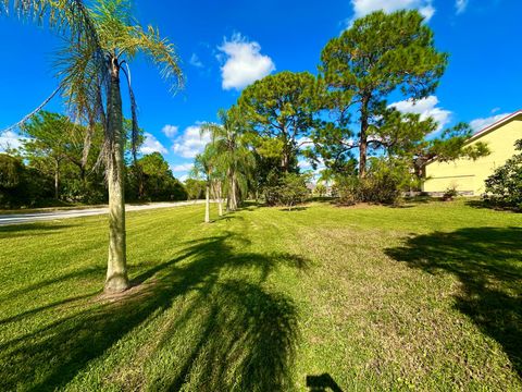 A home in Loxahatchee