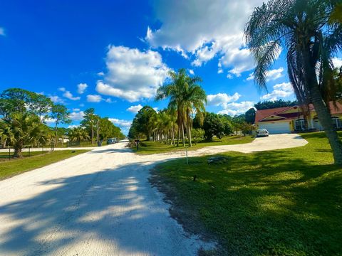 A home in Loxahatchee