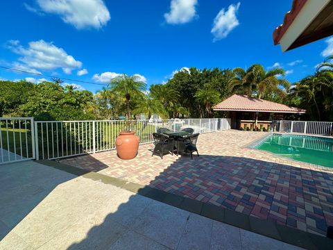 A home in Loxahatchee