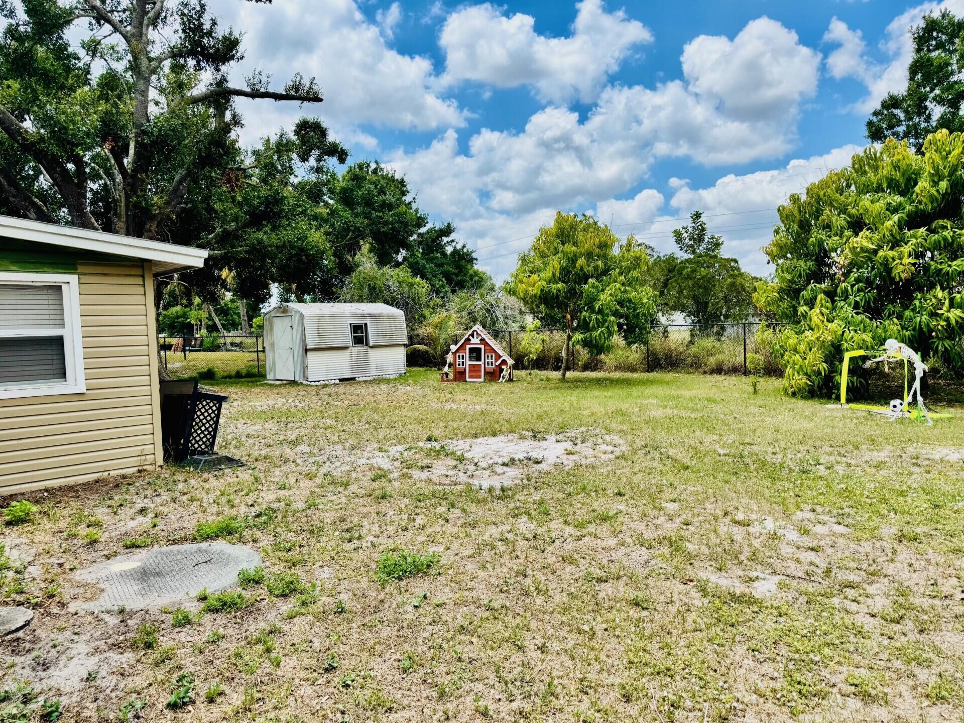PORT ST LUCIE SECTION 25 - Residential Lease