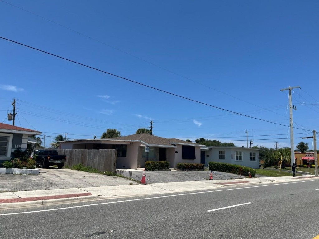 126 W Blue Heron Boulevard