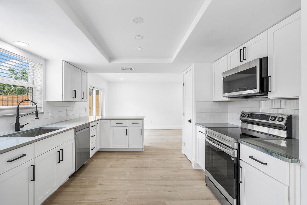 Photo of 1305 White Pine Drive, Wellington, FL 33414 (MLS # R11039617)