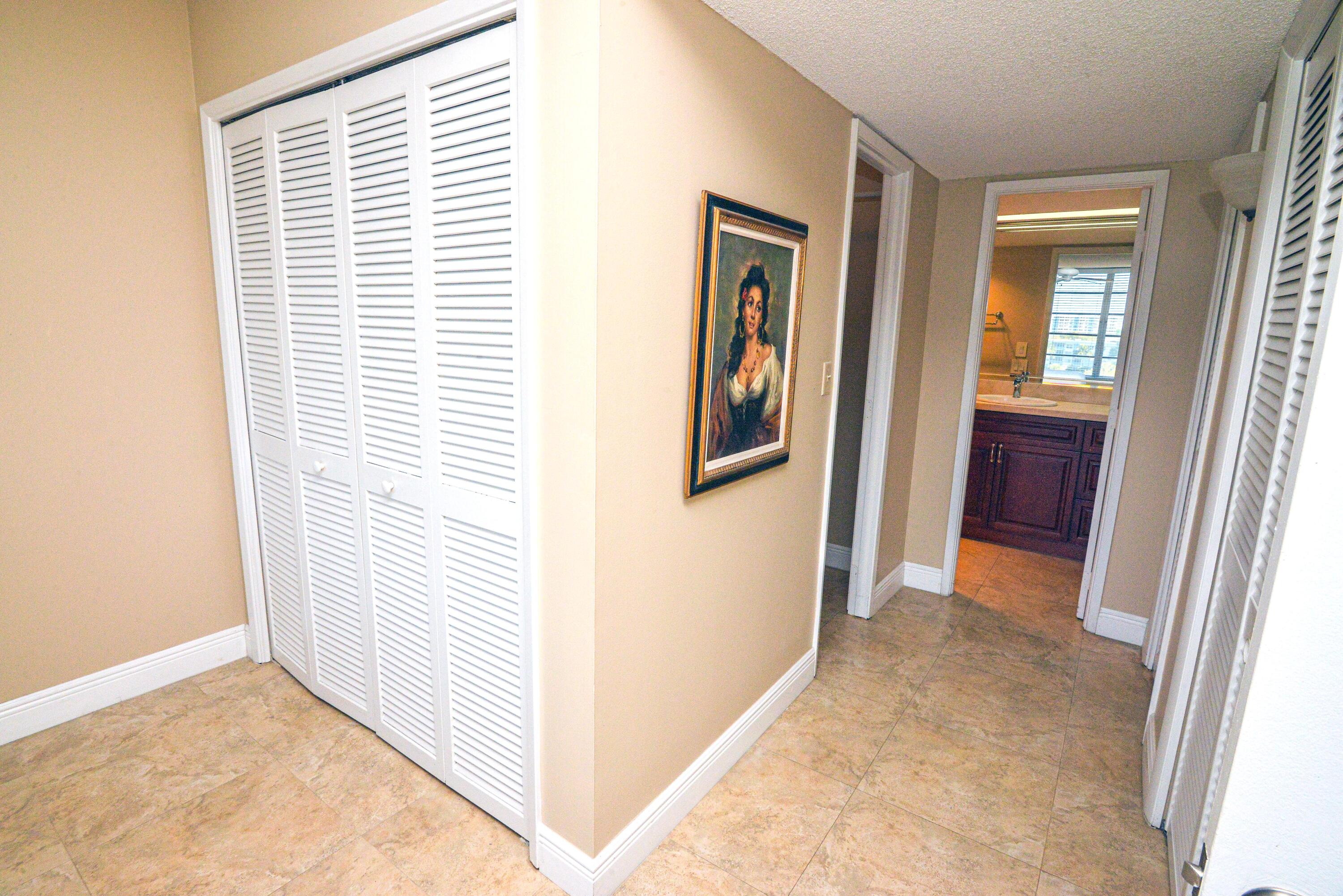 NO 21 PALM-AIRE COUNTRY CLUB - Residential